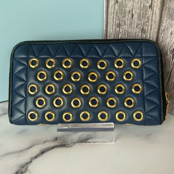 Miu Miu zip around wallet - Picture 2 of 6